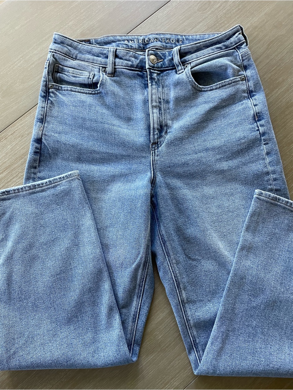 American Eagle Outfitters Light Blue Mom Straight Jeans Size 8 short